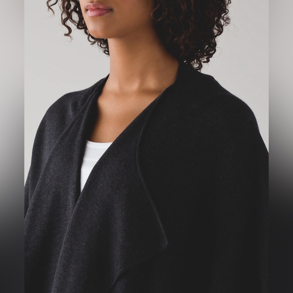 Lululemon Cashmere Bamboo Blend After Asana Wrap Poncho Sweater Pockets Black - Picture 11 of 11